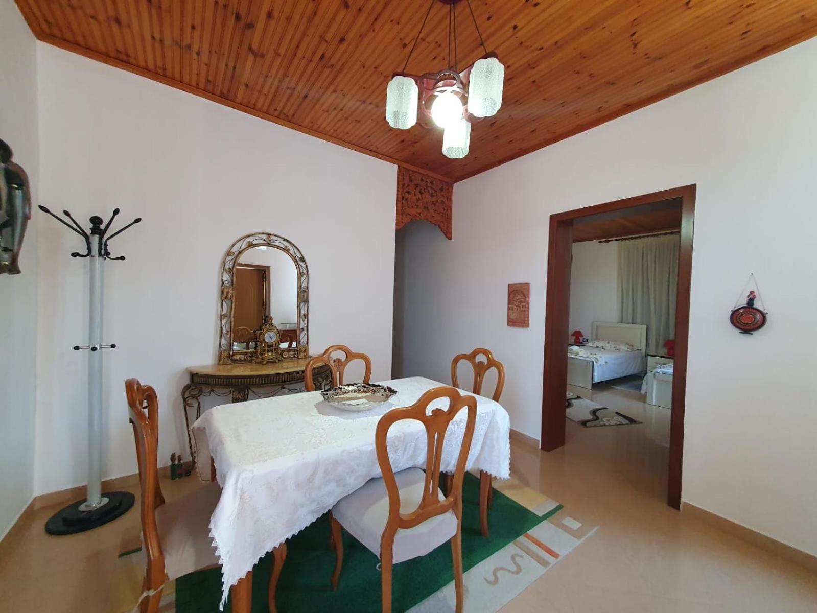 Sara Guesthouse Berat Exterior photo